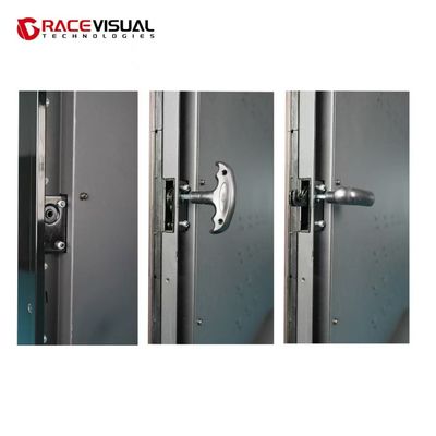 Η σειρά IP είναι ευέλικτη 640x1920mm εσωτερική αφίσα LED με υψηλό ρυθμό ανανέωσης και ασύρματο έλεγχο.