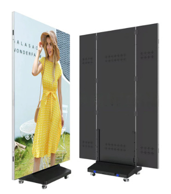Το Trifoldable Indoor LED Poster Display είναι απρόσκοπτο και λαμπρό με ιδανικό για πολυτελείς εκθέσεις λιανικής πώλησης και φιλοξενία